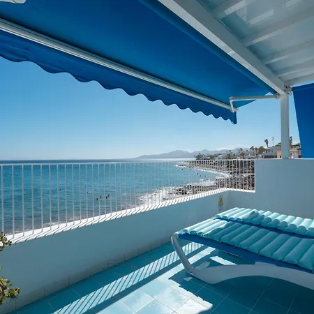 Holiday home Sea Front Caleton *